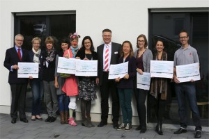Check handover T&C group photo