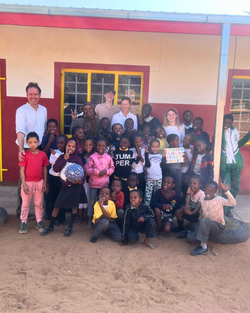 Participants in a social holiday from steps for children visit an Education Center in Namibia and get to know the children there. This creates transparency.